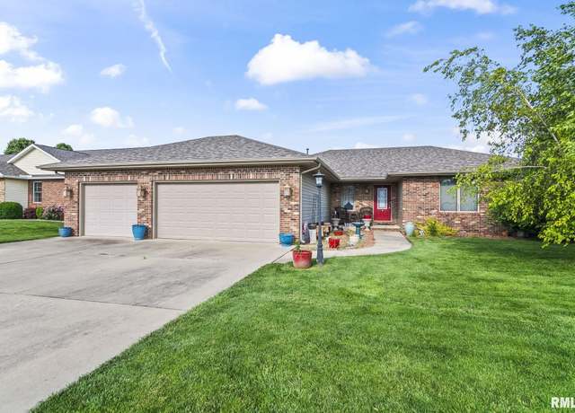 Property at 614 Willows Ave, Chatham, IL 62629, 4 beds, 2.5 baths