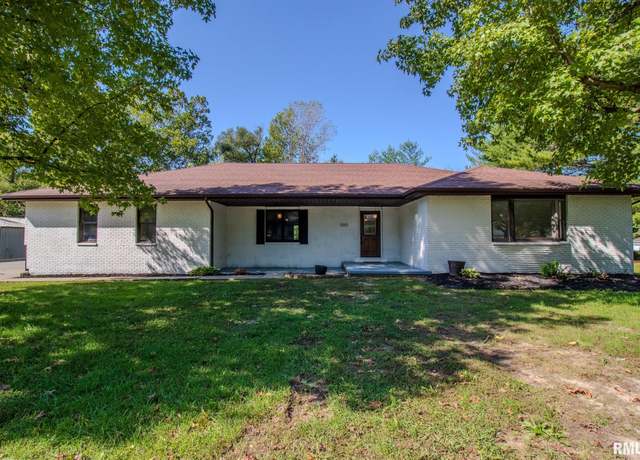 Property at 1065 Crystal Rd, West Frankfort, IL 62896, 4 beds, 3 baths