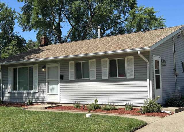 Property at 1409 Alton St, Pekin, IL 61554, 3 beds, 1 bath