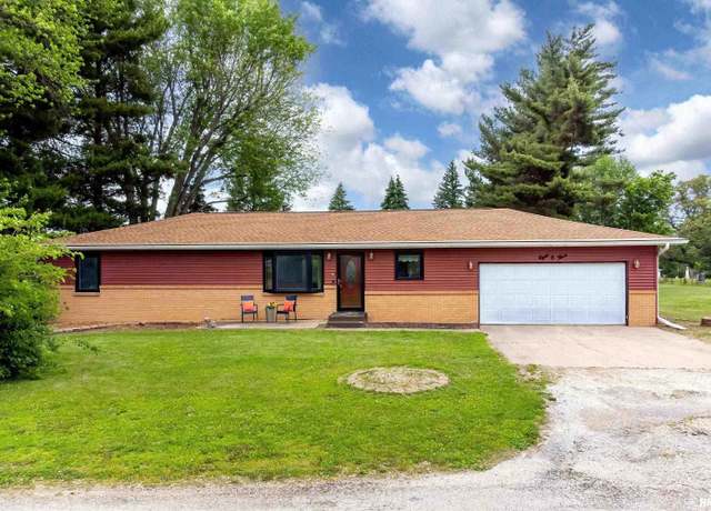 Property at 803 Locust St, Princeton, IA 52768, 3 beds, 1.5 baths