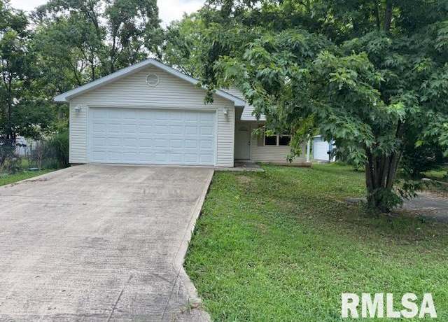 Property at 704 W 5th St, Johnston City, IL 62951, 3 beds, 2 baths