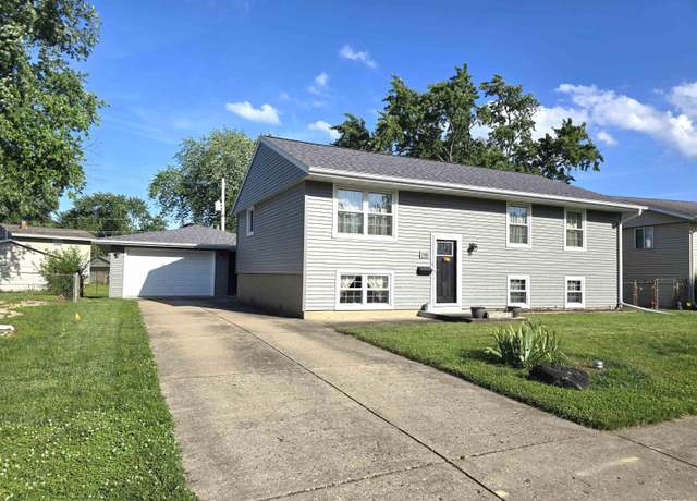 Property at 1704 Heisel Ave, Pekin, IL 61554, 4 beds, 2 baths