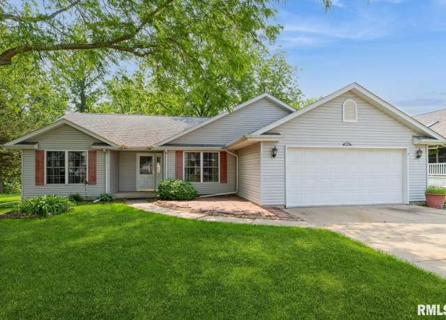 Property at 1530 N Pine St, Davenport, IA 52804, 3 beds, 2 baths