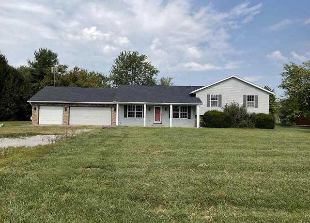 Property at 12 Hickory St, Nashville, IL 62263, 3 beds, 3.5 baths
