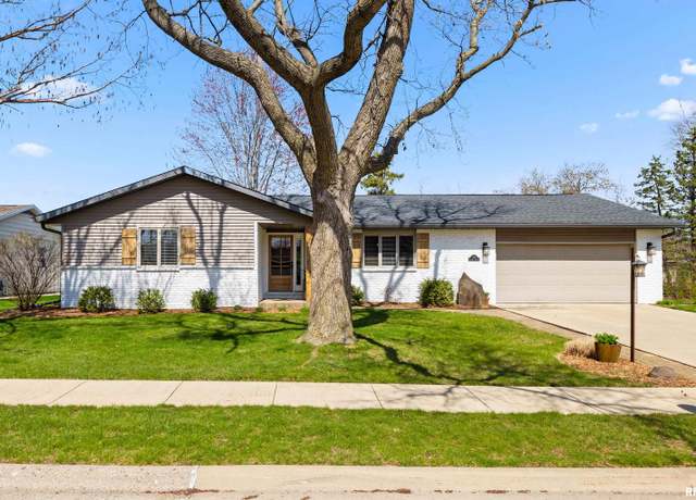 Property at 741 Fillmore St, Morton, IL 61550, 3 beds, 2.5 baths