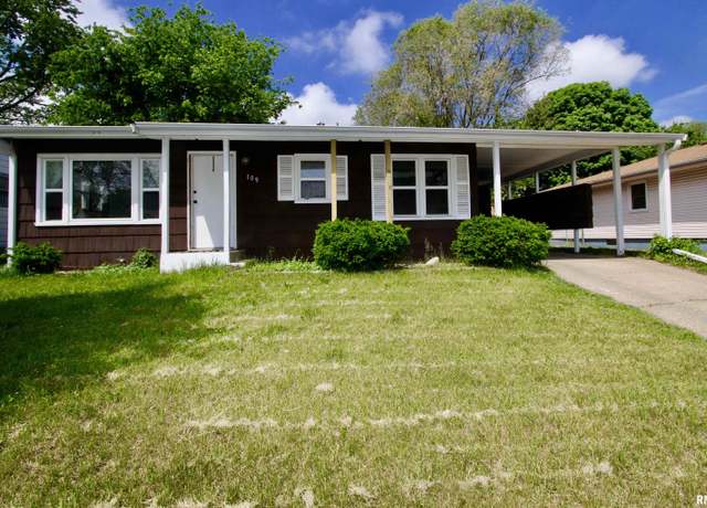 Property at 109 N 19th St, Pekin, IL 61554, 3 beds, 1 bath