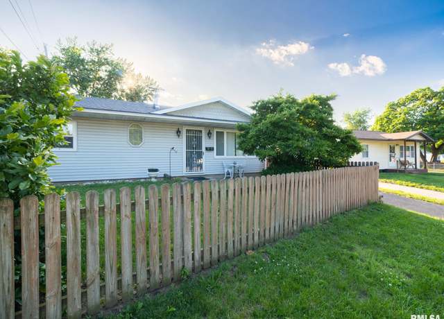 Property at 1619 N 16th St, Pekin, IL 61554, 2 beds, 1 bath