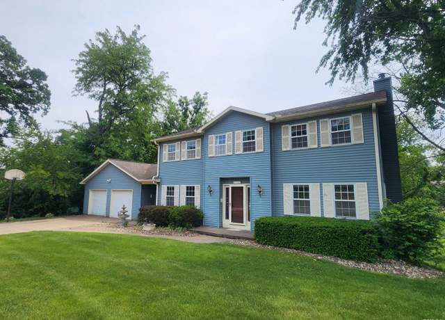 Property at 591 Breezy Point Dr, Clinton, IA 52732, 5 beds, 4 baths