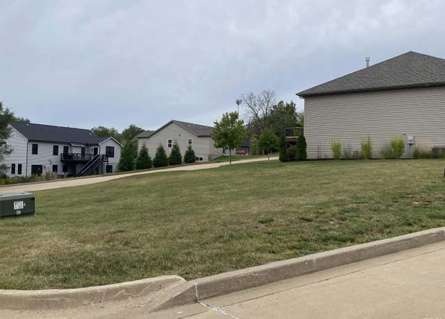 Property at 2530 W Davidsridge Rd, Peoria, IL 61614