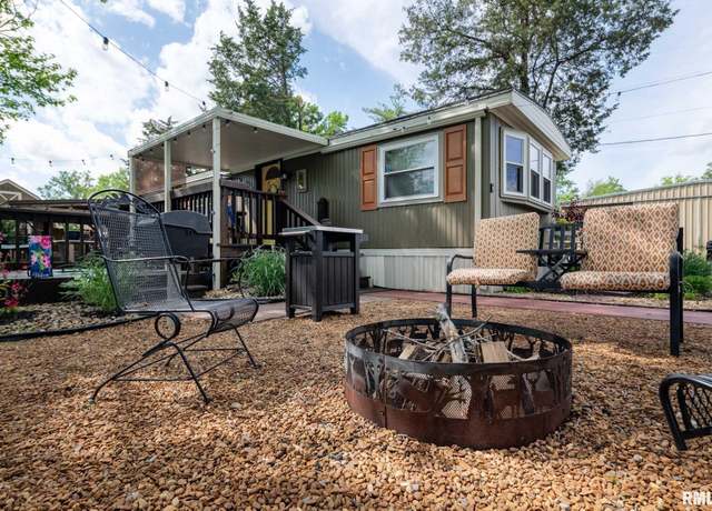 Property at 208 E Alexander St, Energy, IL 62933, 2 beds, 2 baths