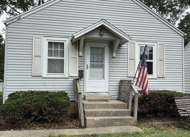 Property at 524 Henry St, Jacksonville, IL 62650, 2 beds, 1 bath