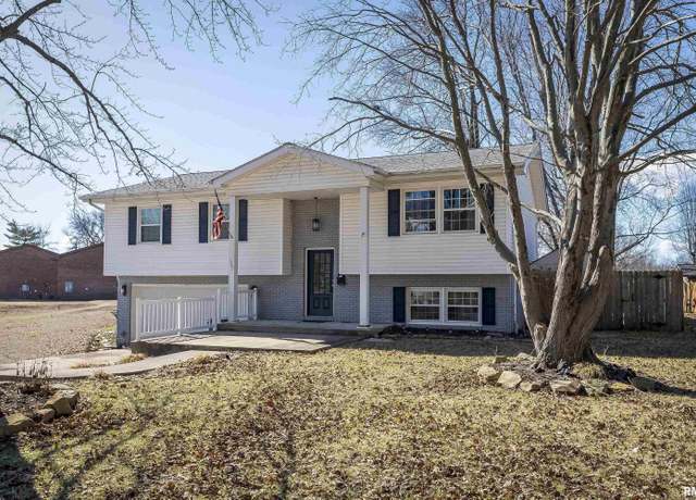 Property at 1307 S Pope St, Benton, IL 62812, 3 beds, 2.5 baths