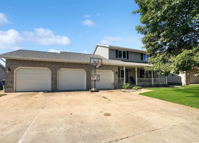 Property at 121 Prairieview Dr, East Peoria, IL 61611, 3 beds, 3.5 baths