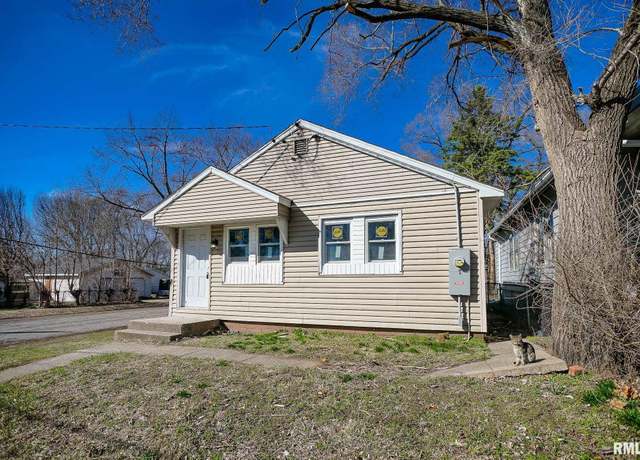 Property at 2217 W Marquette St, Peoria, IL 61605, 2 beds, 1 bath