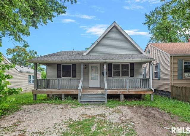 Property at 2120 S 13th St, Springfield, IL 62703, 2 beds, 1 bath