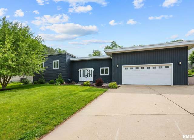 Property at 2916 36th St, Moline, IL 61265, 5 beds, 3 baths