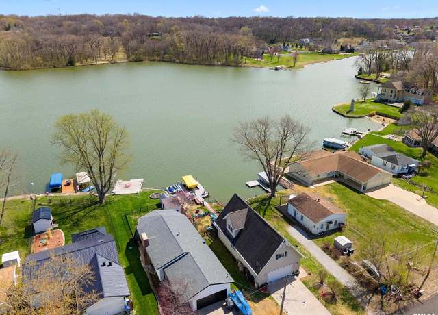 Property at 1800 Mitchell St, Pekin, IL 61554, 4 beds, 2 baths