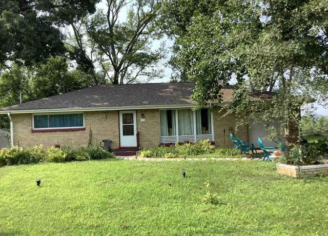 Property at 531 S Barnewolt Dr, Peoria, IL 61604, 2 beds, 1 bath