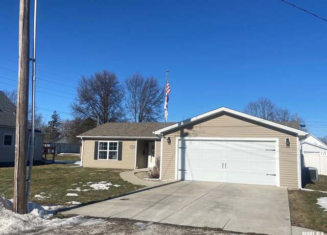 Property at 921 W Rich St, Taylorville, IL 62568, 3 beds, 2 baths