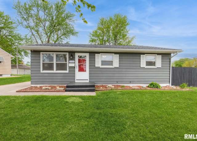Property at 2706 W Laurel St, Davenport, IA 52804, 3 beds, 1 bath