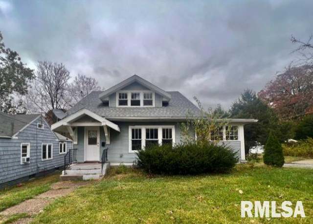 Property at 933 45th St, Rock Island, IL 61201, 3 beds, 1.5 baths