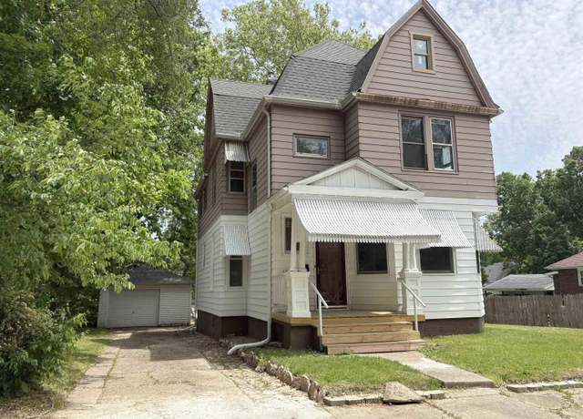 Property at 2704 N Dechman Ave, Peoria, IL 61603, 5 beds, 2 baths