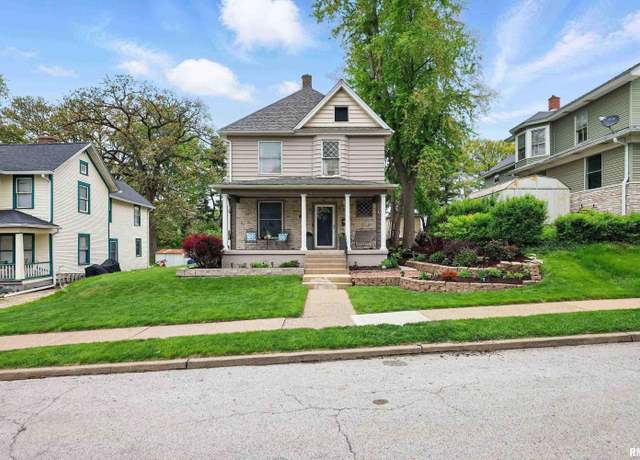Property at 1810 Davenport Ave, Davenport, IA 52803, 4 beds, 1.5 baths