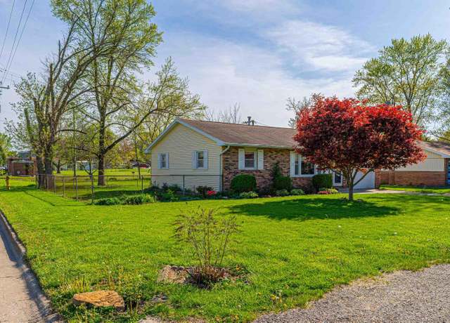 Property at 1 Hoaglin Dr, Lincoln, IL 62656, 2 beds, 1 bath
