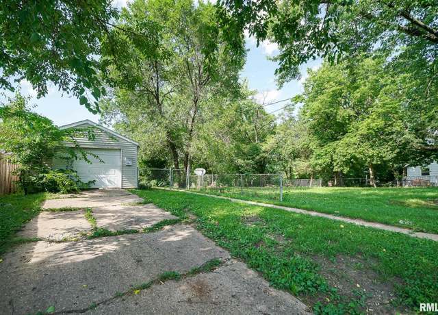 Property at 2819 W Seibold St, Peoria, IL 61605, 3 beds, 1 bath