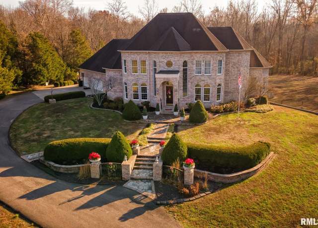 Property at 3115 W Striegel Rd, Carbondale, IL 62901, 4 beds, 4 baths