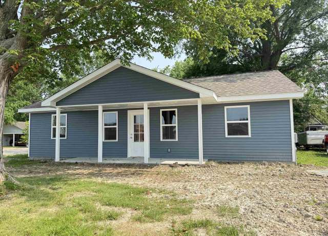 Property at 1609 W Chestnut St, Marion, IL 62959, 2 beds, 2 baths