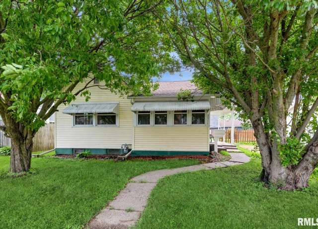 Property at 2511 N 4th St, Clinton, IA 52732, 2 beds, 2 baths