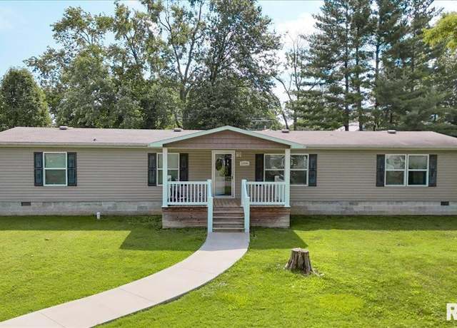 Property at 1006 S Land St, Harrisburg, IL 62946, 4 beds, 2 baths