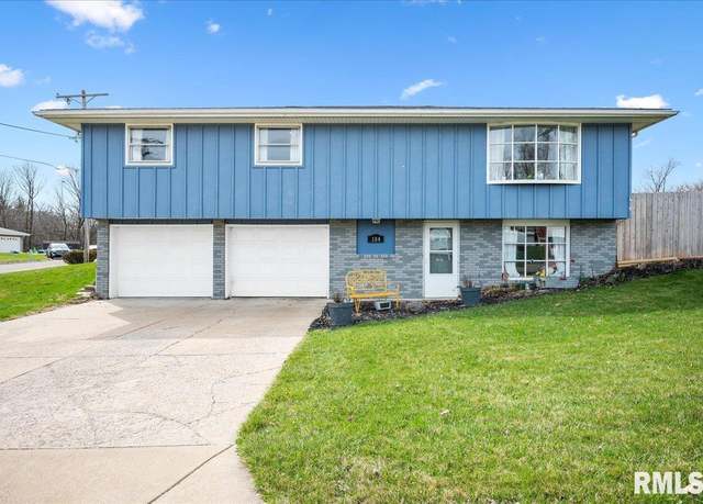 Property at 104 Tadmor Dr, East Peoria, IL 61611, 3 beds, 2.5 baths