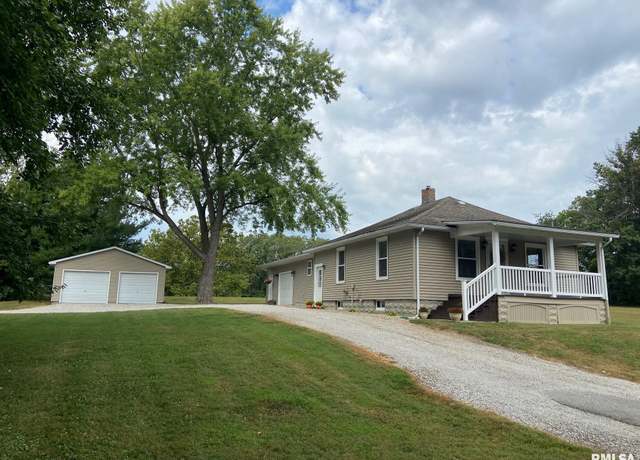Property at 117 S Pershing St, Taylorville, IL 62568, 3 beds, 2 baths