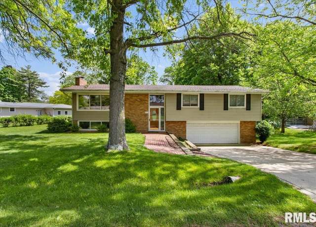Property at 1518 Division St, Metamora, IL 61548, 3 beds, 2 baths