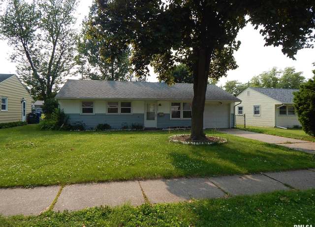 Property at 2228 N Fairmount St, Davenport, IA 52804, 3 beds, 1 bath