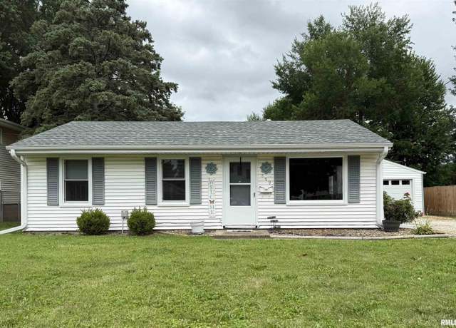 Property at 899 Lawrence Ave, Galesburg, IL 61401, 3 beds, 1 bath