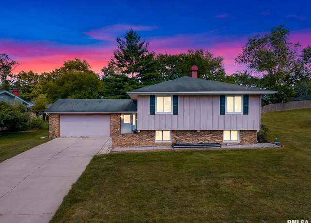 Property at 2816 N Kingston Dr, Peoria, IL 61604, 4 beds, 3 baths