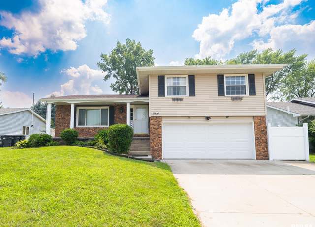 Property at 2114 Marigold Dr, Pekin, IL 61554, 3 beds, 2.5 baths