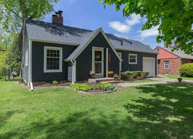 Property at 1904 15 1/2 St, Rock Island, IL 61265, 3 beds, 2 baths