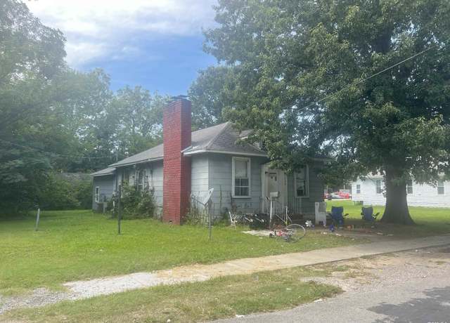 Property at 408 S James St, Carbondale, IL 62901, 4 beds, 2 baths