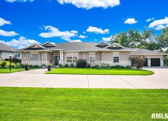 Property at 4142 SW Tangleoaks Ct, Peoria, IL 61615, 3 beds, 2.5 baths