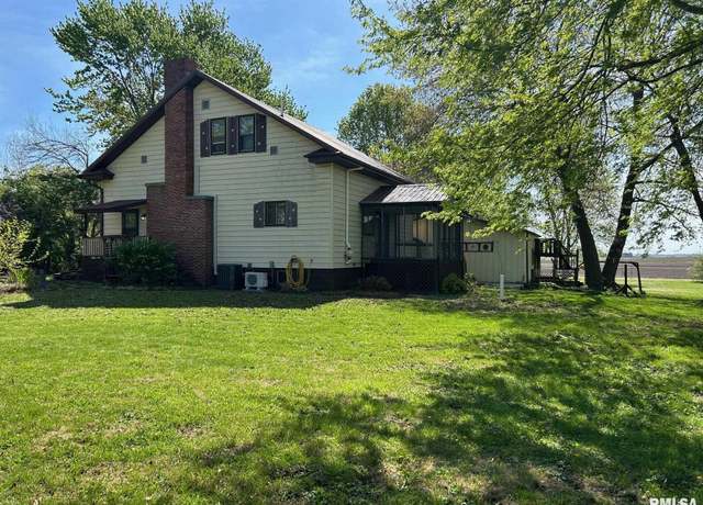 Property at 888 E Erie St, Palmer, IL 62568, 3 beds, 2 baths