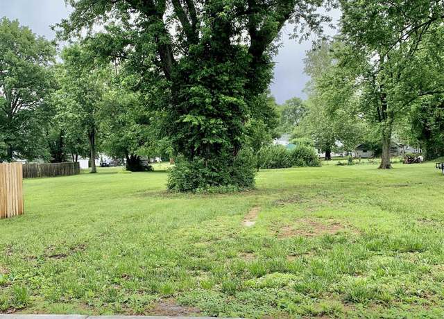 Property at 1322 S East St, Jacksonville, IL 62650
