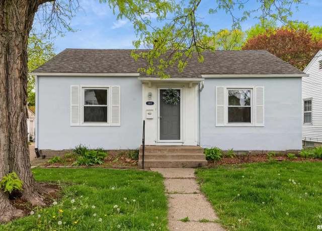 Property at 1407 27th Ave, Moline, IL 61265, 2 beds, 1 bath