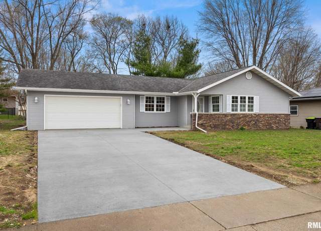 Property at 1324 W Chestnut St, Chillicothe, IL 61523, 3 beds, 2.5 baths
