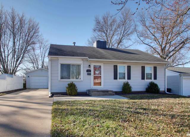 Property at 3322 Chestnut St, Quincy, IL 62301, 3 beds, 2 baths