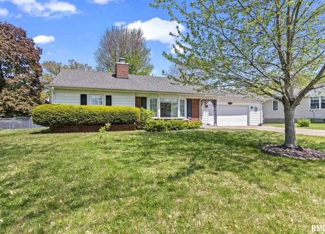 Property at 1801 Reed Ave, Springfield, IL 62704, 3 beds, 1.5 baths