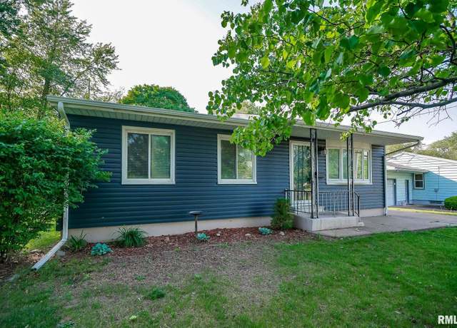 Property at 325 Edgewood Dr, Pekin, IL 61554, 3 beds, 1 bath